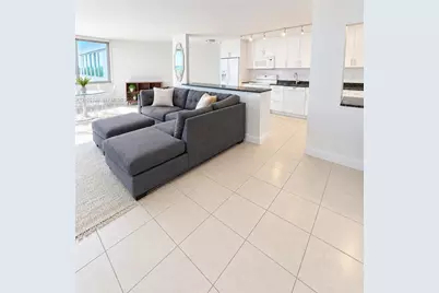 7135 Collins Ave #1221, Miami Beach, FL 33141 - Photo 2