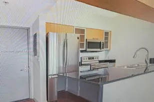 1750 N Bayshore Dr, Miami, FL 33132 - Photo 2