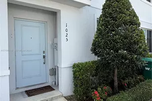 1025 NW 5th St, Florida City, FL 33034 - Photo 2
