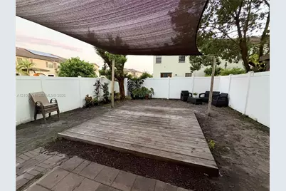 3402 W 105th St, Hialeah, FL 33018 - Photo 16