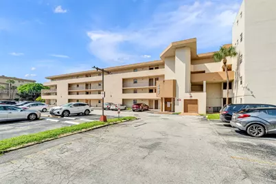 8887 Fontainebleau Blvd #206, Miami, FL 33172 - Photo 2