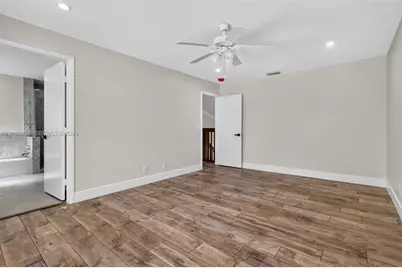 10760 SW 11th Dr, Davie, FL 33324 - Photo 20