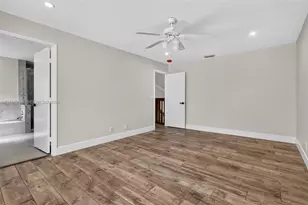 10760 SW 11th Dr, Davie, FL 33324 - Photo 20