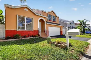 10760 SW 11th Dr, Davie, FL 33324 - Photo 2