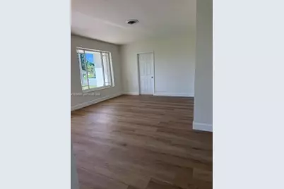6061 SW 110th Ave, Miami, FL 33173 - Photo 2