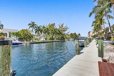 2678 NE 135th St, North Miami, FL 33181 - Photo 6
