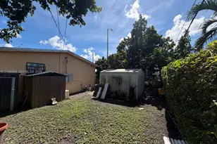 2500 W 8th Ln, Hialeah, FL 33010 - Photo 22