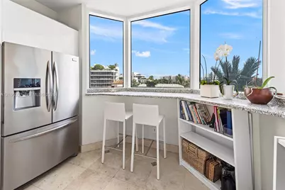 300 S Pointe Dr #504, Miami Beach, FL 33139 - Photo 12