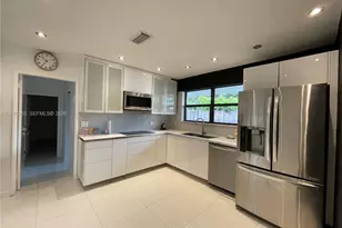 2115 Alamanda Dr, North Miami, FL 33181 - Photo 6