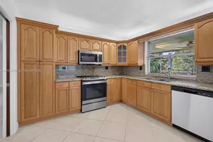 10541 Taft St, Pembroke Pines, FL 33026 - Photo 18