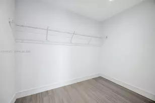 2411 Laguna Cir, Miami, FL 33181 - Photo 36