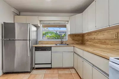 8110 SW 82nd Ct, Miami, FL 33143 - Photo 16