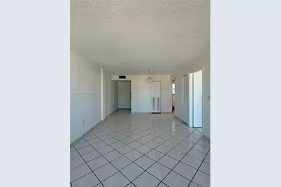 7440 Harding Ave #303, Miami Beach, FL 33141 - Photo 4