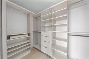 650 NE 32nd St, Miami, FL 33137 - Photo 14