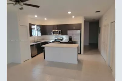 2562 SE 2nd St #2562, Homestead, FL 33033 - Photo 4