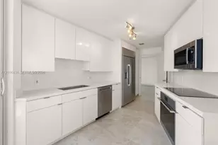 808 Brickell Key Dr, Miami, FL 33131 - Photo 2