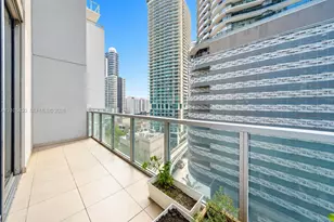1050 Brickell Ave, Miami, FL 33131 - Photo 10