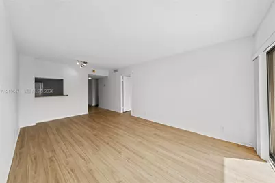 7900 Camino Cr #401, Miami, FL 33143 - Photo 10