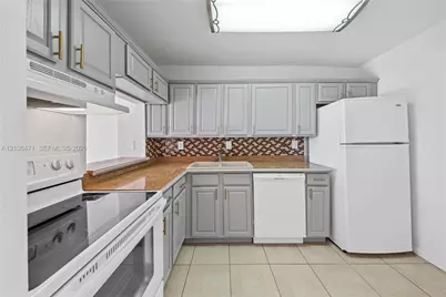 7900 Camino Cr #401, Miami, FL 33143 - Photo 22