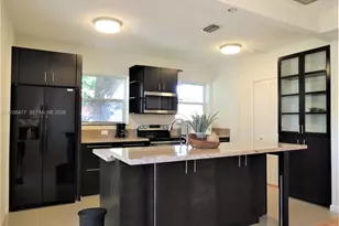 17160 NE 21st Ave, North Miami Beach, FL 33162 - Photo 4