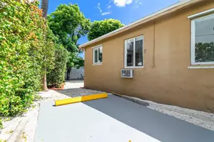 406 Foster Rd, Hallandale Beach, FL 33009 - Photo 2