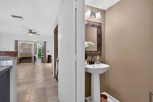 9939 NW 56th Pl, Coral Springs, FL 33076 - Photo 18