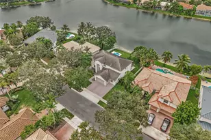2048 NW 126th Ave, Pembroke Pines, FL 33028 - Photo 2