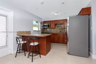 2800 NW 94th St, Miami, FL 33147 - Photo 4