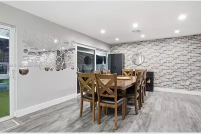 9551 SW 49th St, Miami, FL 33165 - Photo 14