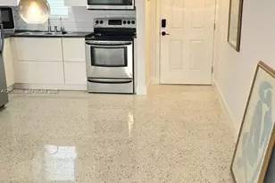 836 SW 1st St, Miami, FL 33130 - Photo 8