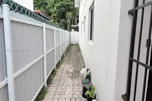 2754 SW 13th St, Miami, FL 33145 - Photo 20