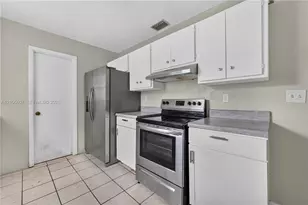 15380 NE 14th Ave, North Miami Beach, FL 33162 - Photo 14