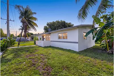 15380 NE 14th Ave, North Miami Beach, FL 33162 - Photo 4