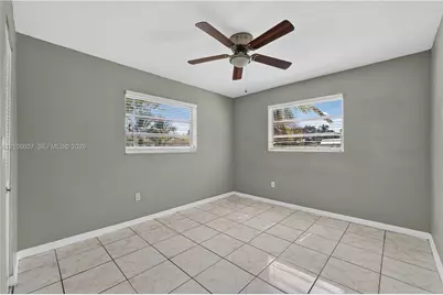 15380 NE 14th Ave, North Miami Beach, FL 33162 - Photo 16