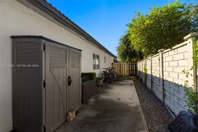 3355 W 68th St #128, Hialeah, FL 33018 - Photo 34