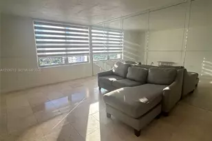 2899 Collins Ave, Miami Beach, FL 33140 - Photo 4