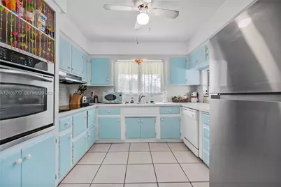 5701 SW 1st St, Plantation, FL 33317 - Photo 2