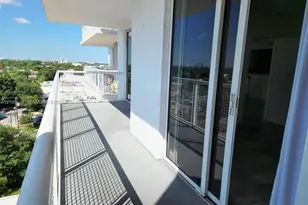 900 SW 8th St, Miami, FL 33130 - Photo 8