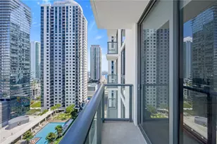11 NE 6th St, Miami, FL 33132 - Photo 6