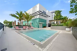 11 NE 6th St, Miami, FL 33132 - Photo 10