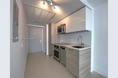 1300 Brickell Bay Dr #2313, Miami, FL 33131 - Photo 2
