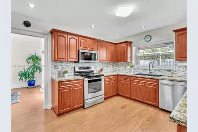 2654 SW 181st Ter, Miramar, FL 33029 - Photo 8