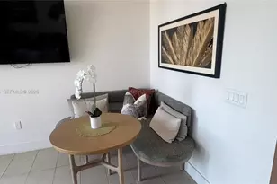 159 NE 6th St, Miami, FL 33131 - Photo 10