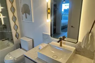 159 NE 6th St, Miami, FL 33131 - Photo 16