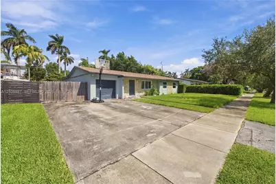 9121 SW 184th Ter, Cutler Bay, FL 33157 - Photo 2