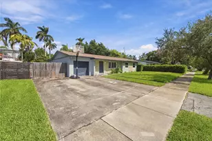 9121 SW 184th Terrace, Cutler Bay, FL 33157 - Photo 2