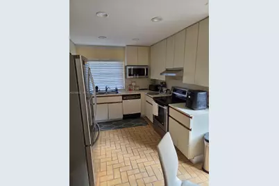 6328 NW 181st Ter, Hialeah, FL 33015 - Photo 8