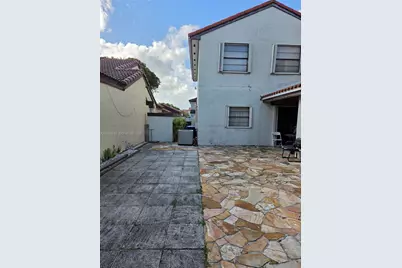 6328 NW 181st Ter, Hialeah, FL 33015 - Photo 10