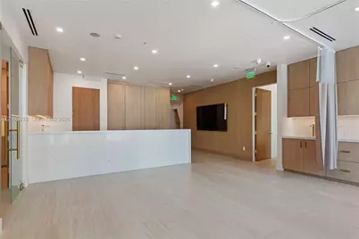 175 SW 7th St #1707, Miami, FL 33130 - Photo 14