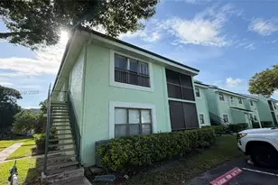 4058 NW 87th Ave, Sunrise, FL 33351 - Photo 8